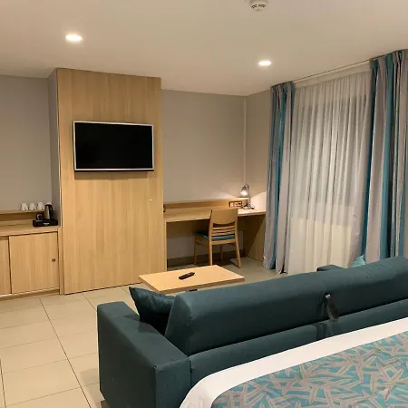 The Originals City, L'haut' Aile, Coquelles-calais Tunnel S/manche L'hautaile Otel 3*