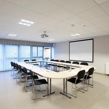 Otel The Originals City, L'haut' Aile, Coquelles-calais Tunnel S/manche L'hautaile