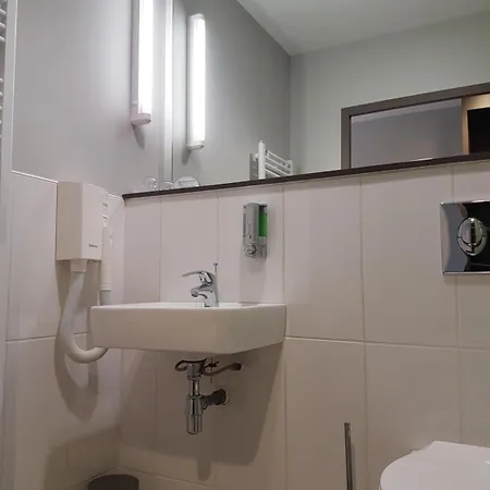 Otel The Originals City, L'haut' Aile, Coquelles-calais Tunnel S/manche L'hautaile 3*