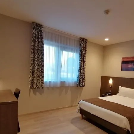 The Originals City, L'haut' Aile, Coquelles-calais Tunnel S/manche L'hautaile 3* كوكيوليس