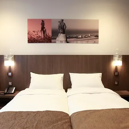 The Originals City, L'haut' Aile, Coquelles-calais Tunnel S/manche L'hautaile Hotel