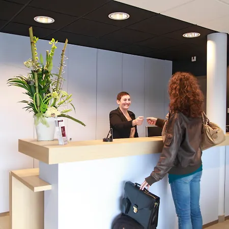 Hotel The Originals City, L'haut' Aile, Coquelles-calais Tunnel S/manche L'hautaile