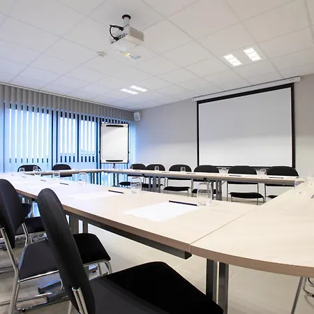 The Originals City, L'haut' Aile, Coquelles-calais Tunnel S/manche L'hautaile فندق كوكيوليس