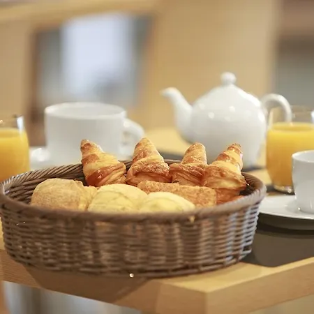 The Originals City, L'haut' Aile, Coquelles-calais Tunnel S/manche L'hautaile Hotel