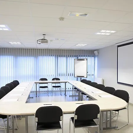 The Originals City, L'haut' Aile, Coquelles-calais Tunnel S/manche L'hautaile فندق كوكيوليس